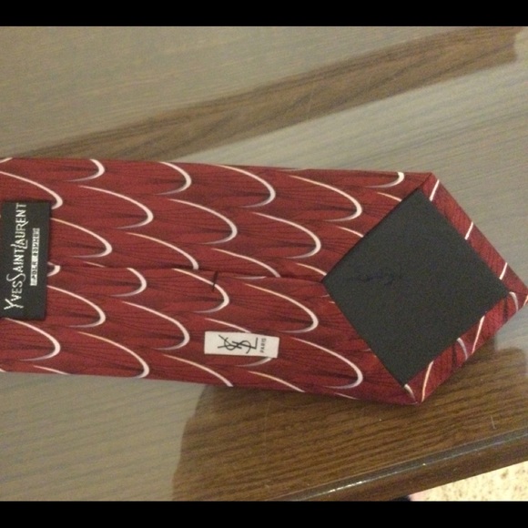 🎁New Yves Sant laveent Paris tie - Picture 3 of 4